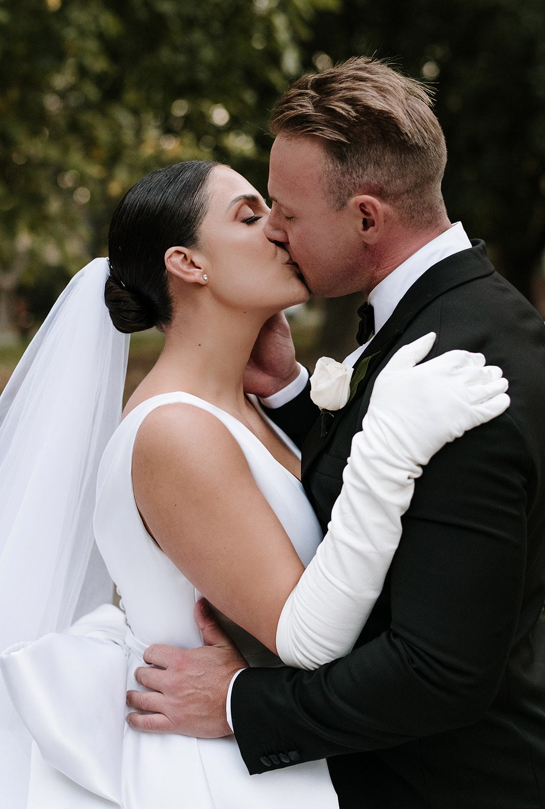 Wedding Florist Melbourne, Anatomy of Flowers, bride and groom
